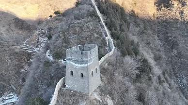 天津蓟州黄崖关长城敌楼大回环绕山航拍视频的预览图